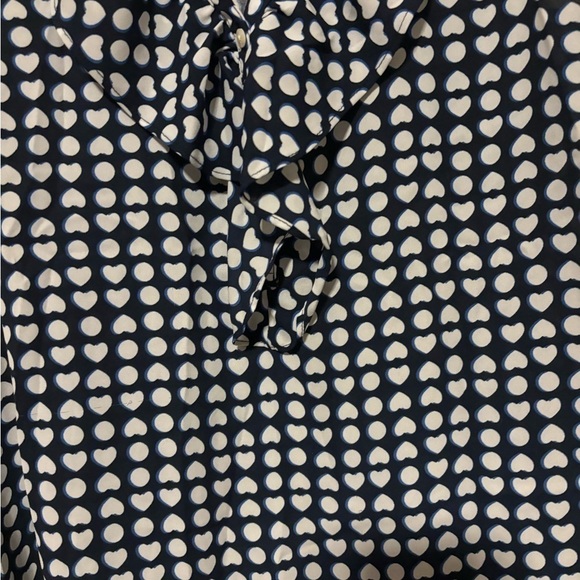 Ann Taylor LOFT | Heart Ruffle Tie Neck Mixed Media Shell Sleeveless Blouse | XS - Picture 4 of 9